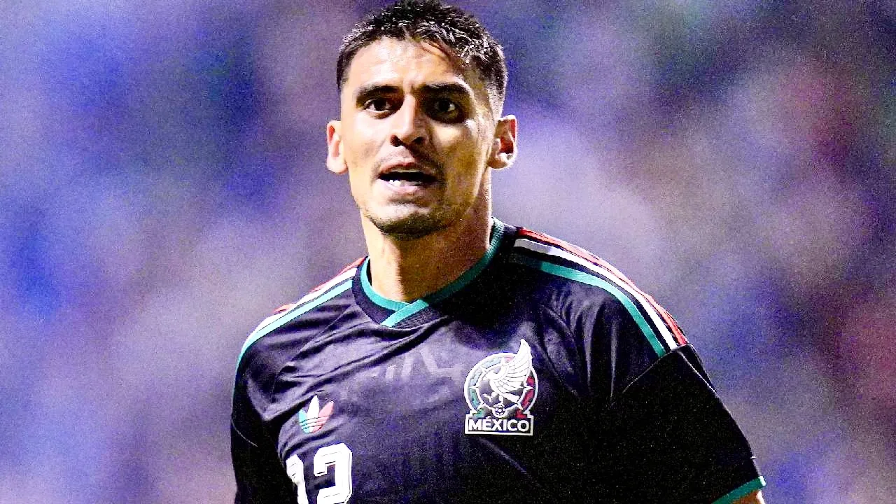 Guillermo Martínez, delantero de Pumas.