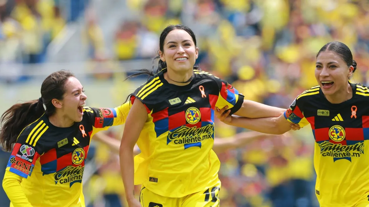 Scarlett Camberos, jugadora de América Femenil celebra un gol en la final del Clausura 2026. 