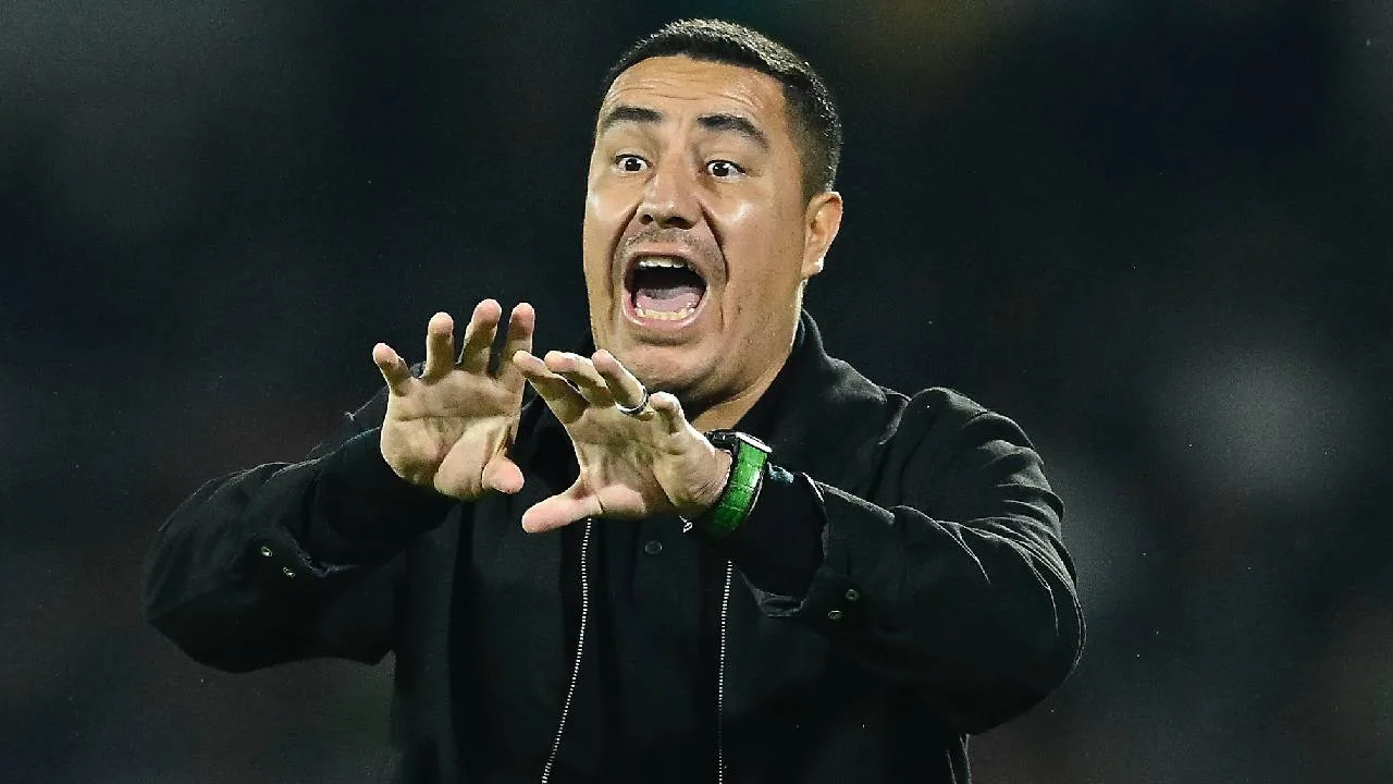 Efraín Juárez, DT de Pumas.
