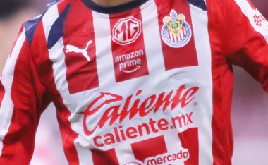 Se confirmó la primera baja en Chivas.