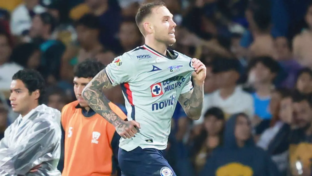 Cruz Azul es campeón gracias a grave error de Uriel Antuna y Ángel Rico.