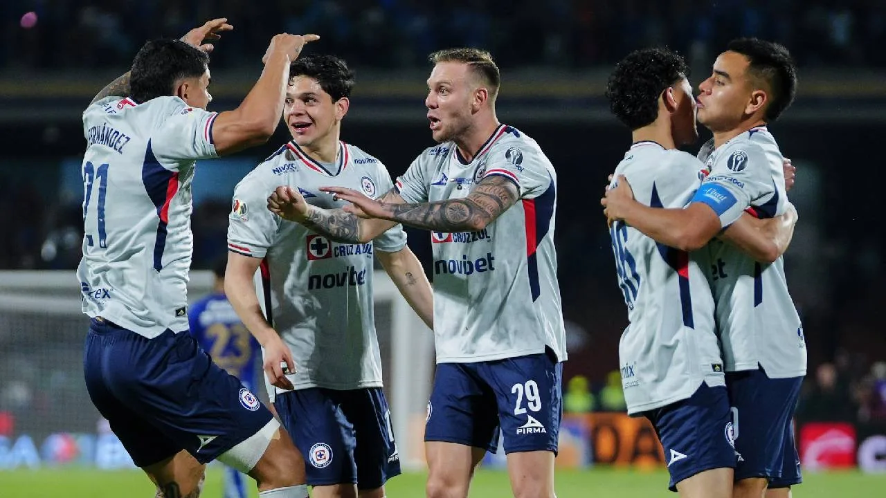 Cruz Azul alistaría movimientos.