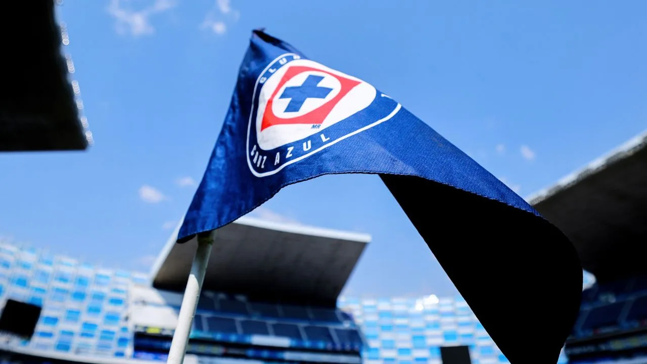 En plena Liguilla, futbolista de Cruz Azul anuncia su salida del club rumbo al Apertura 2026.