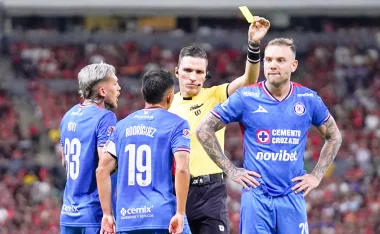 Cruz Azul y una jugada polémica.