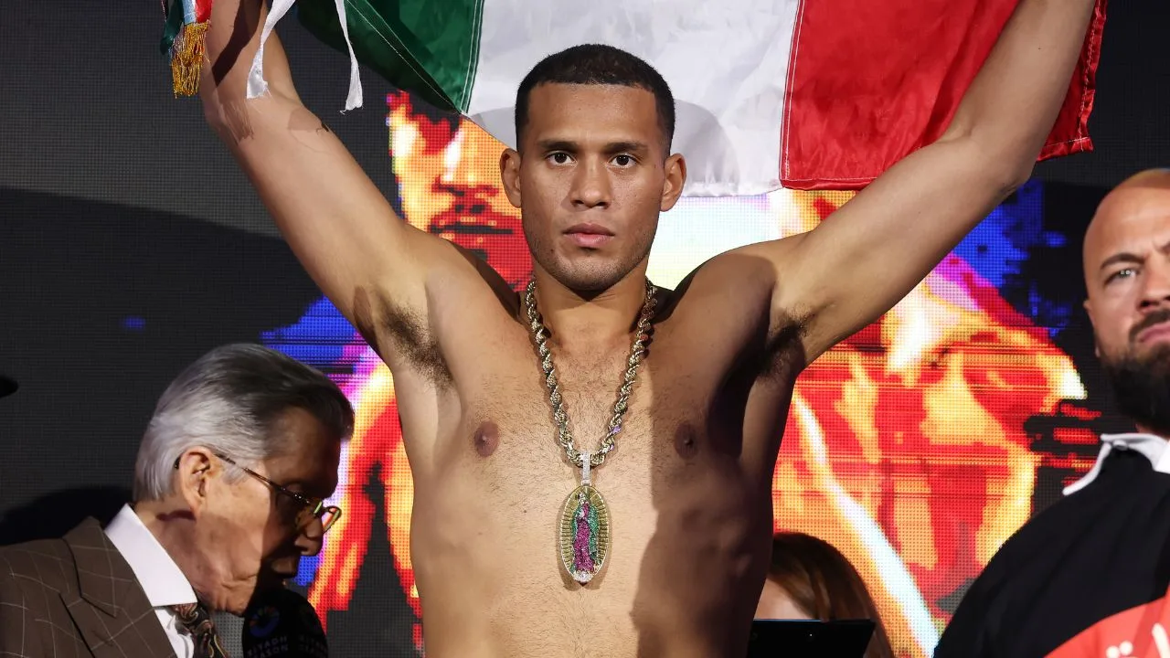 David Benavidez regresa al rin y aquí te dejamos el resumen de su duelo ante Zurdo Ramírez. 