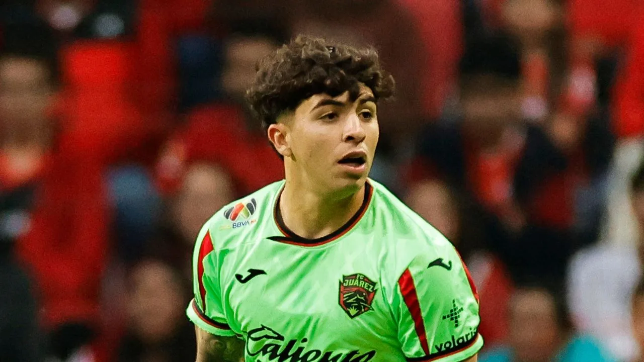 Denzell García, jugador de los Bravos de Juárez. 