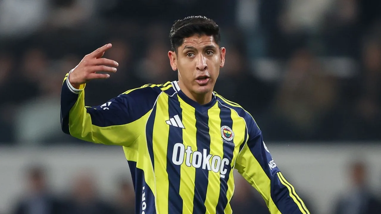 Edson Álvarez, jugador del Fenerbahce. 