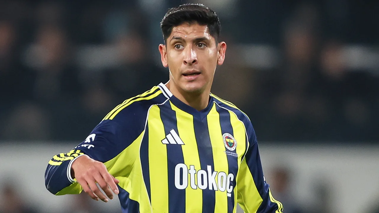 Edson Álvarez, jugador del Fenerbahçe.