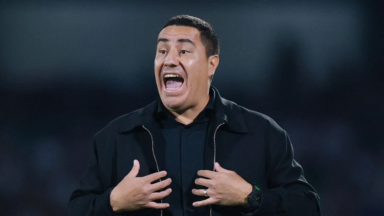 Efraín Juárez, entrenador de Pumas. 