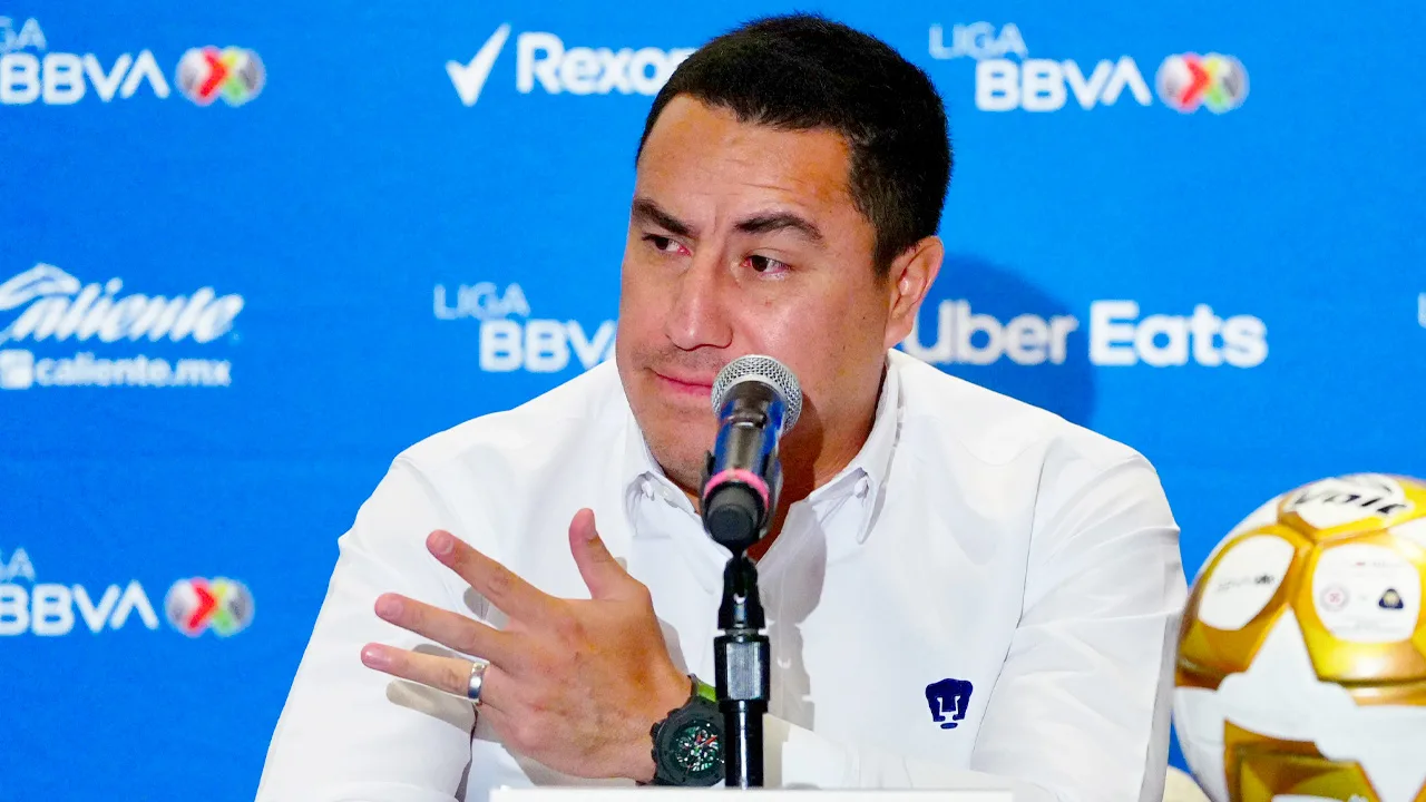 Efraín Juárez, DT de Pumas.