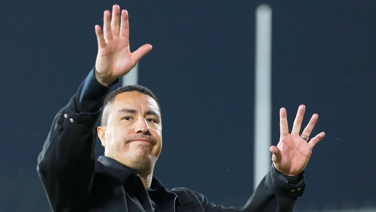 Efraín Juárez, feliz tras clasificación de Pumas ante América.