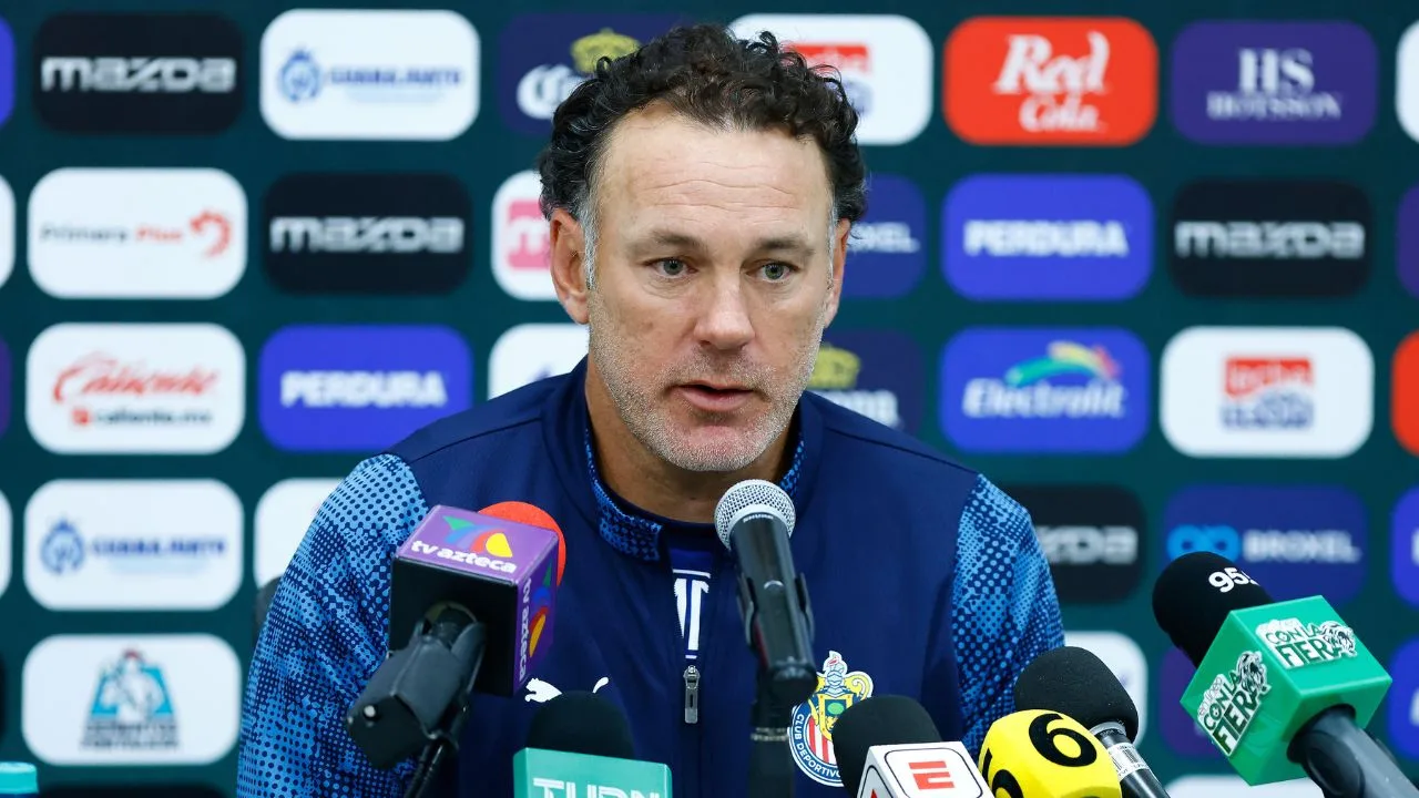 Gabriel Milito, entrenador de Chivas. 
