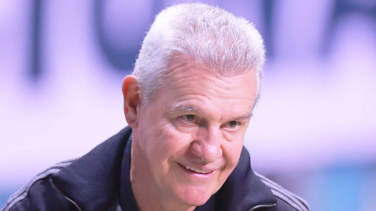 Javier Aguirre, DT de México, tiene el once ideal.