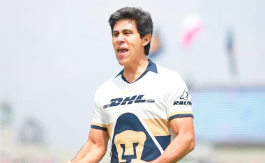 JJ Macías apoya a sus Pumas en CU.