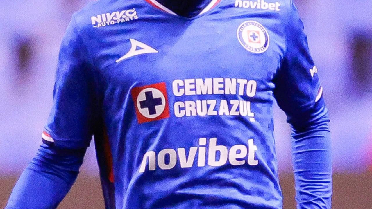 Chivas vs Cruz Azul: Joel Huiqui recupera a importante jugador para la Semifinal de vuelta.