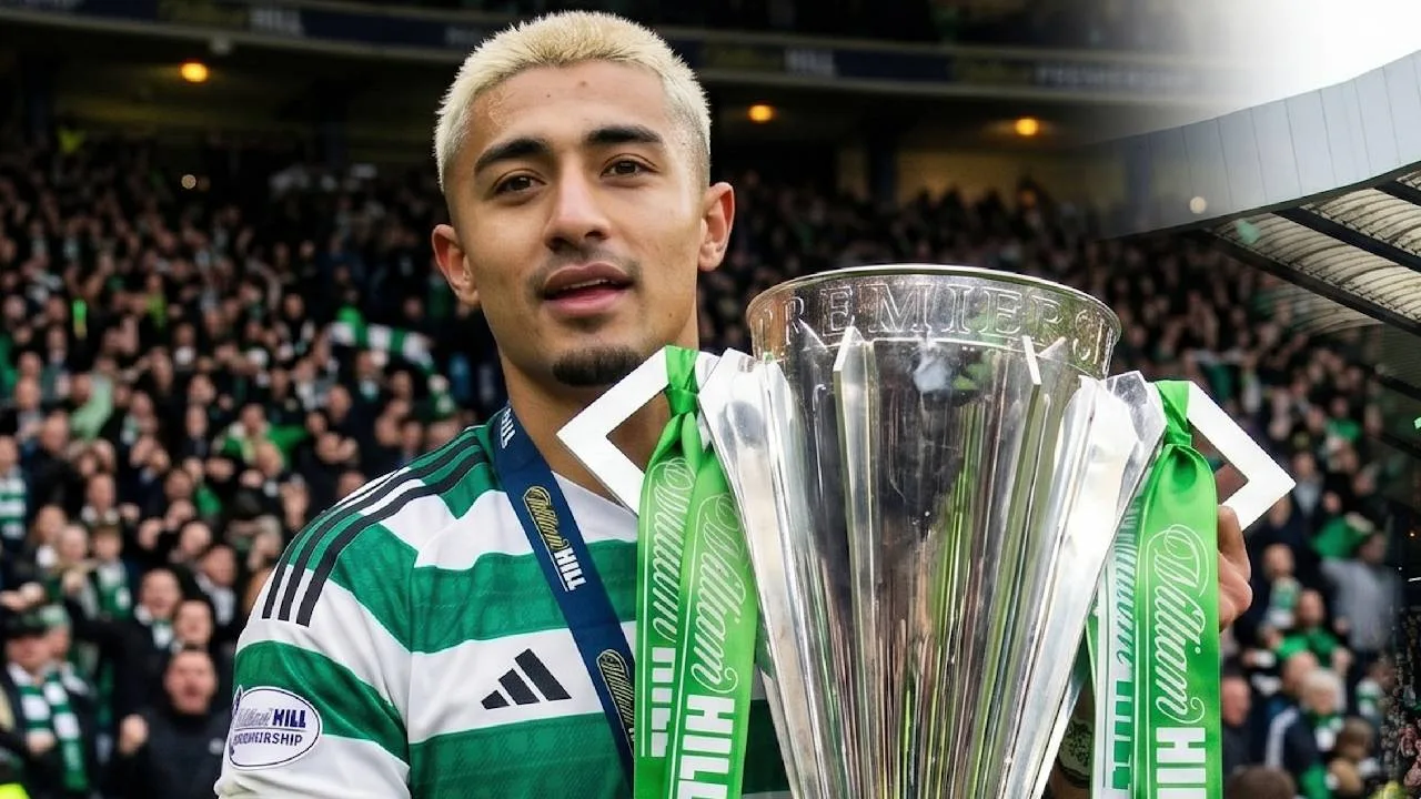 Julián Araujo, futbolista mexicano.