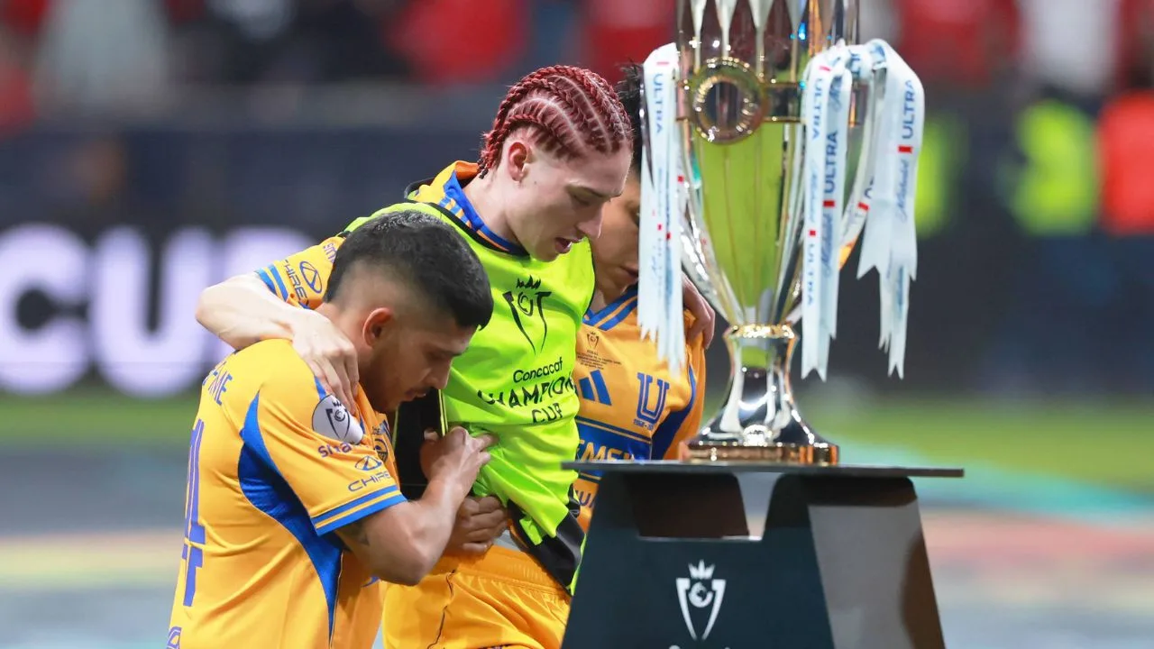Marcelo Flores salió lesionado del duelo de Tigres ante Toluca. 