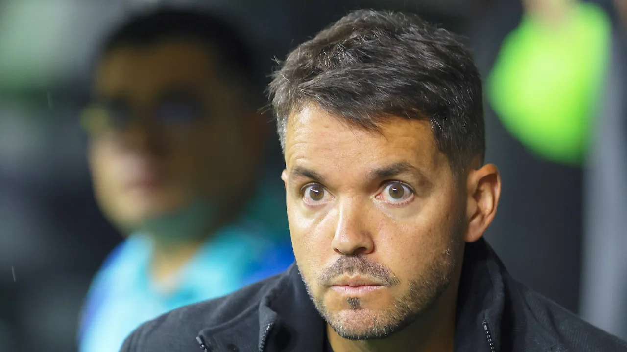 Nicolás Larcamón, ex DT de Cruz Azul.