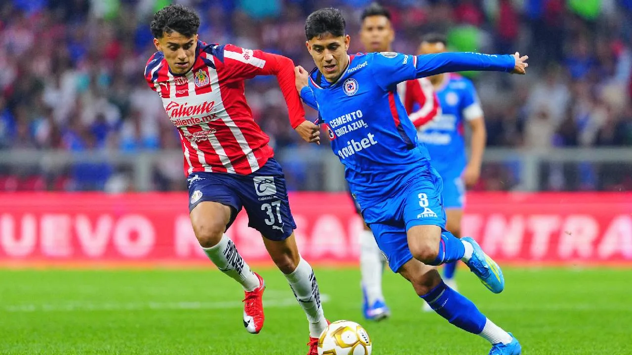 Cruz Azul y Chivas empataron a dos goles en la ida.