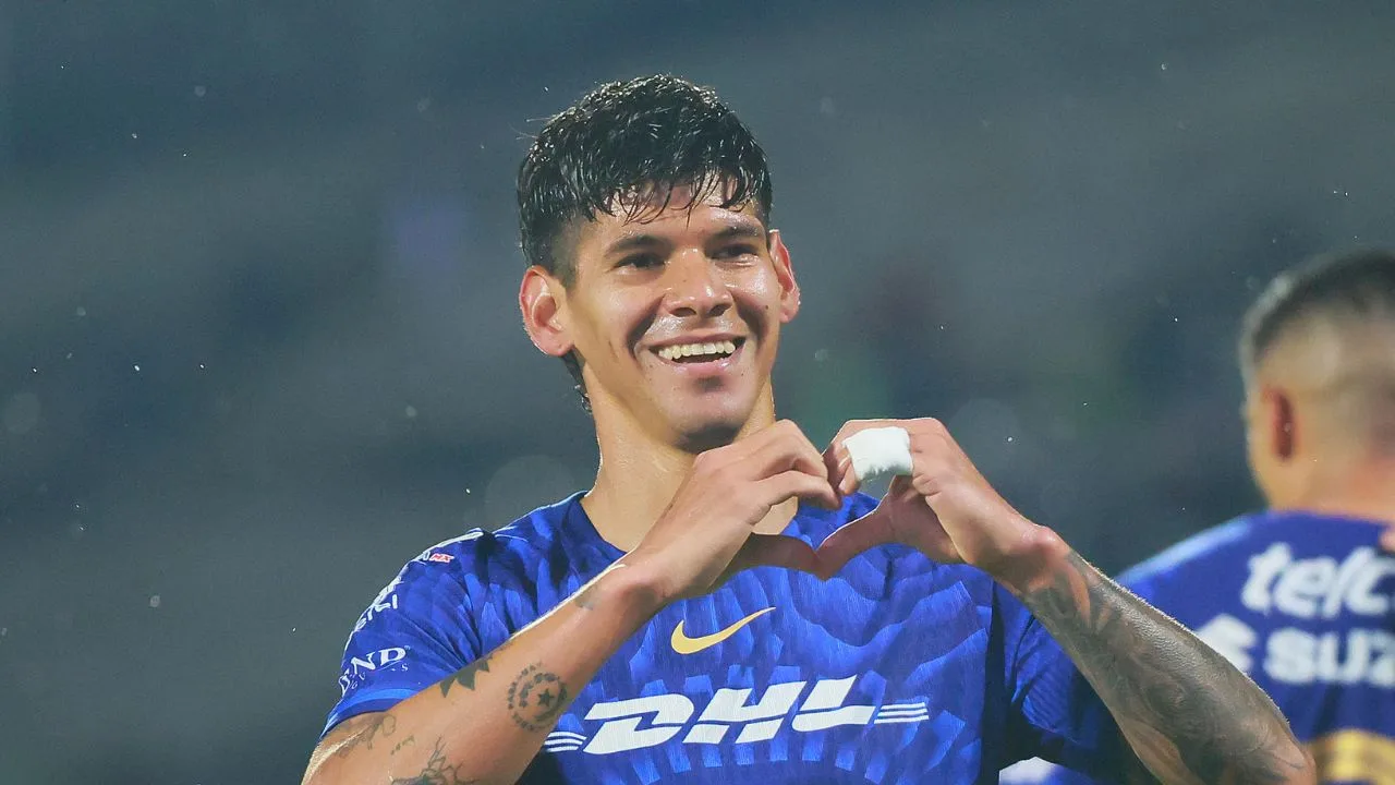 Robert Morales, jugador de Pumas. 
