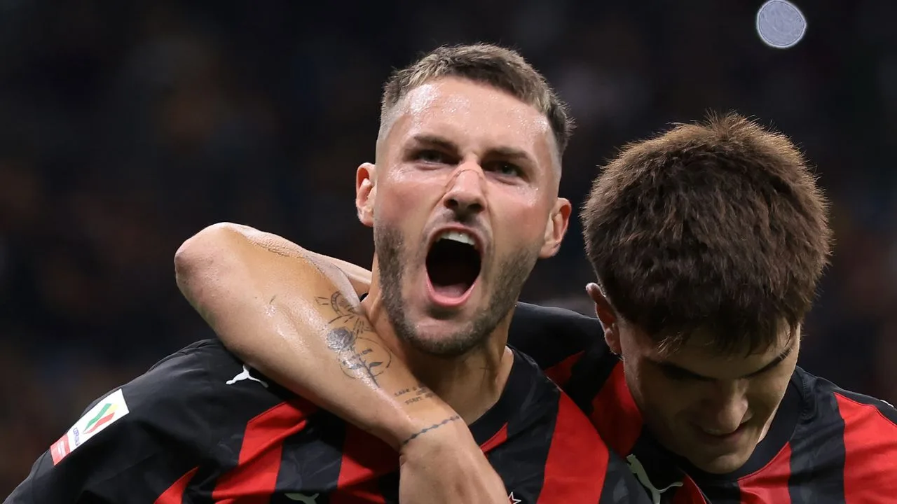 Santi Gimenez, jugador del AC Milan. 