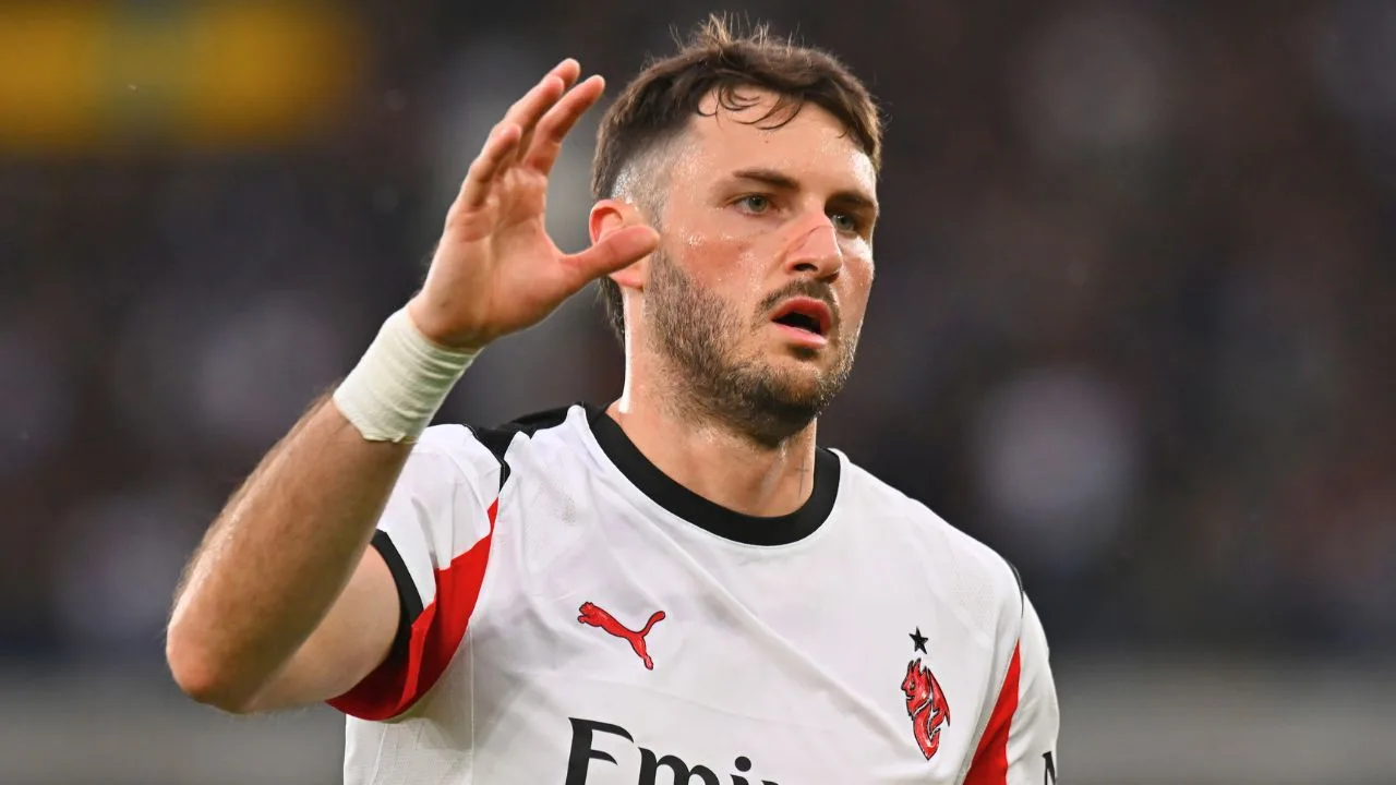 DT que hizo brillar a Santiago Gimenez en el Feyenoord estaría a un paso del AC Milan.