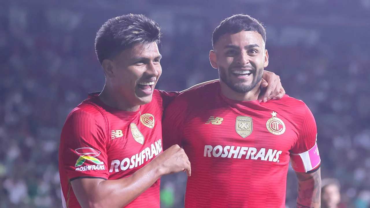 Jesús Gallardo y Alexis Vega, figuras del Toluca.
