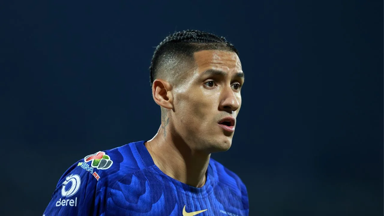 Uriel Antuna, jugador de Pumas. 