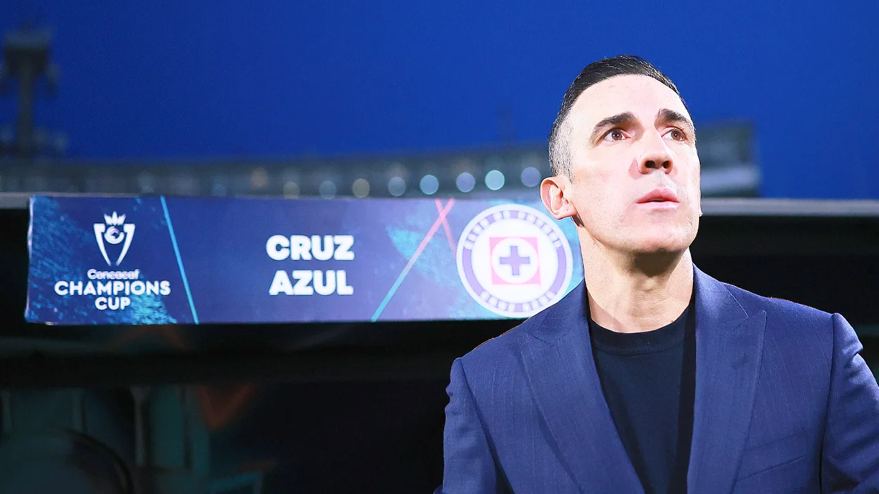 Vicente Sánchez, ex DT del Cruz Azul, felicito a la Máquina.