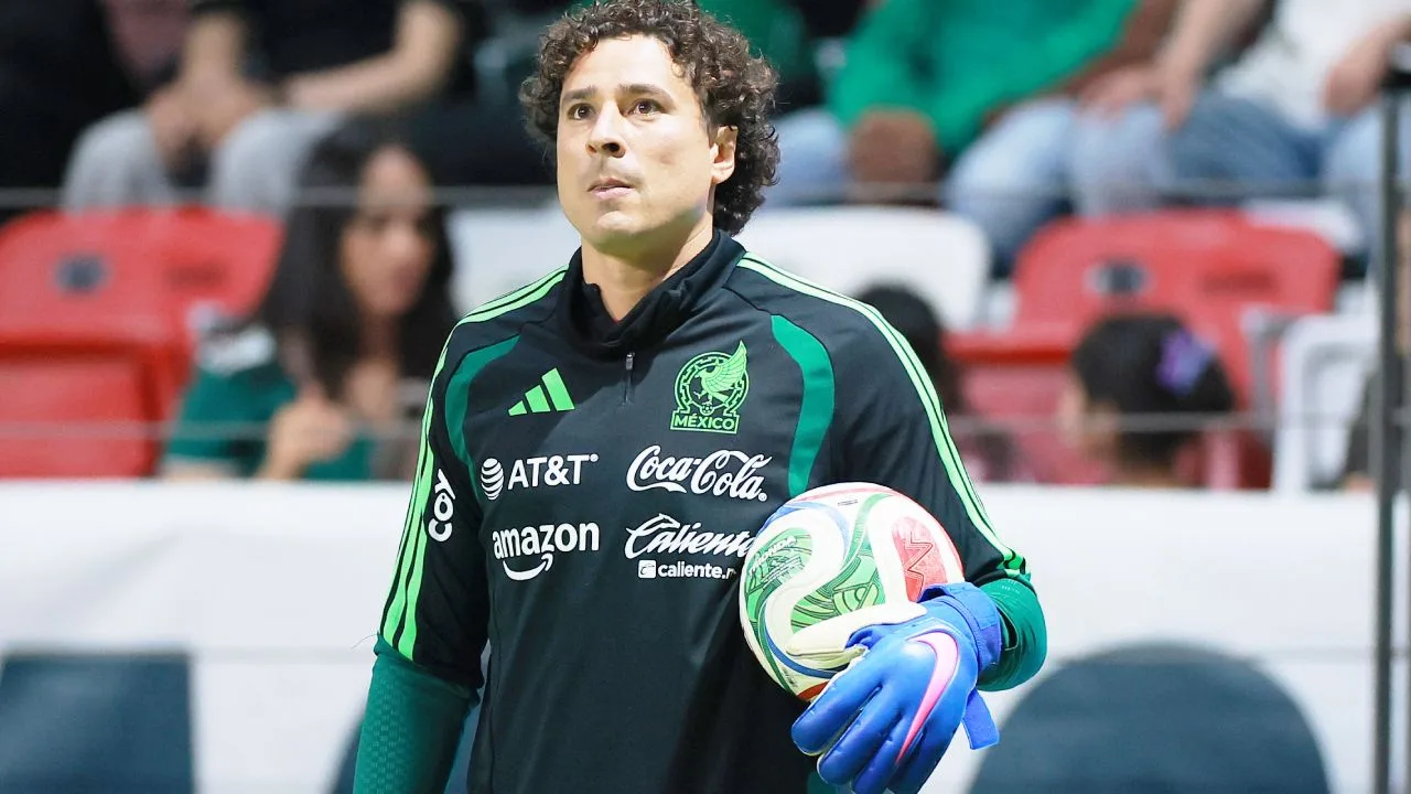 Memo Ochoa jugará ante República Checa