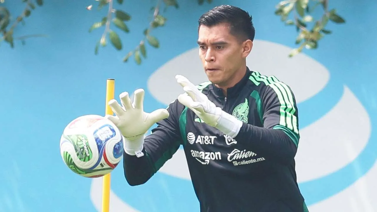 México vs Sudáfrica: Tala Rangel personaliza sus guantes