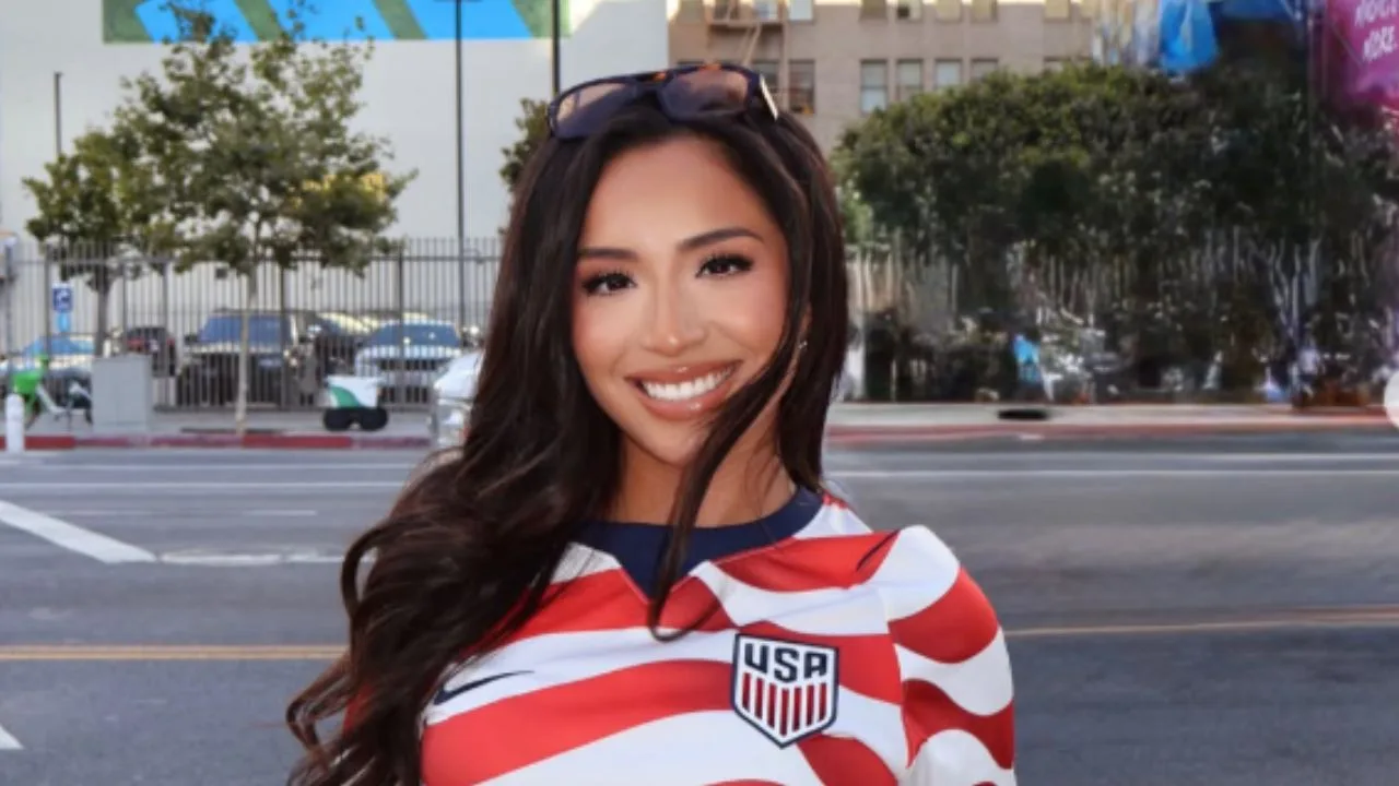 Abigail Velez, reportera de ABC News. 