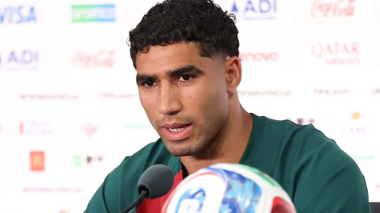 El gran gesto de Achraf Hakimi con reportero mexicano.