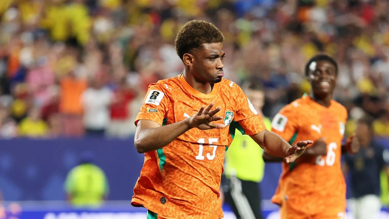 Amad Diallo celebra tras anotar el primer gol de Costa de Marfil en el Mundial 2026. 