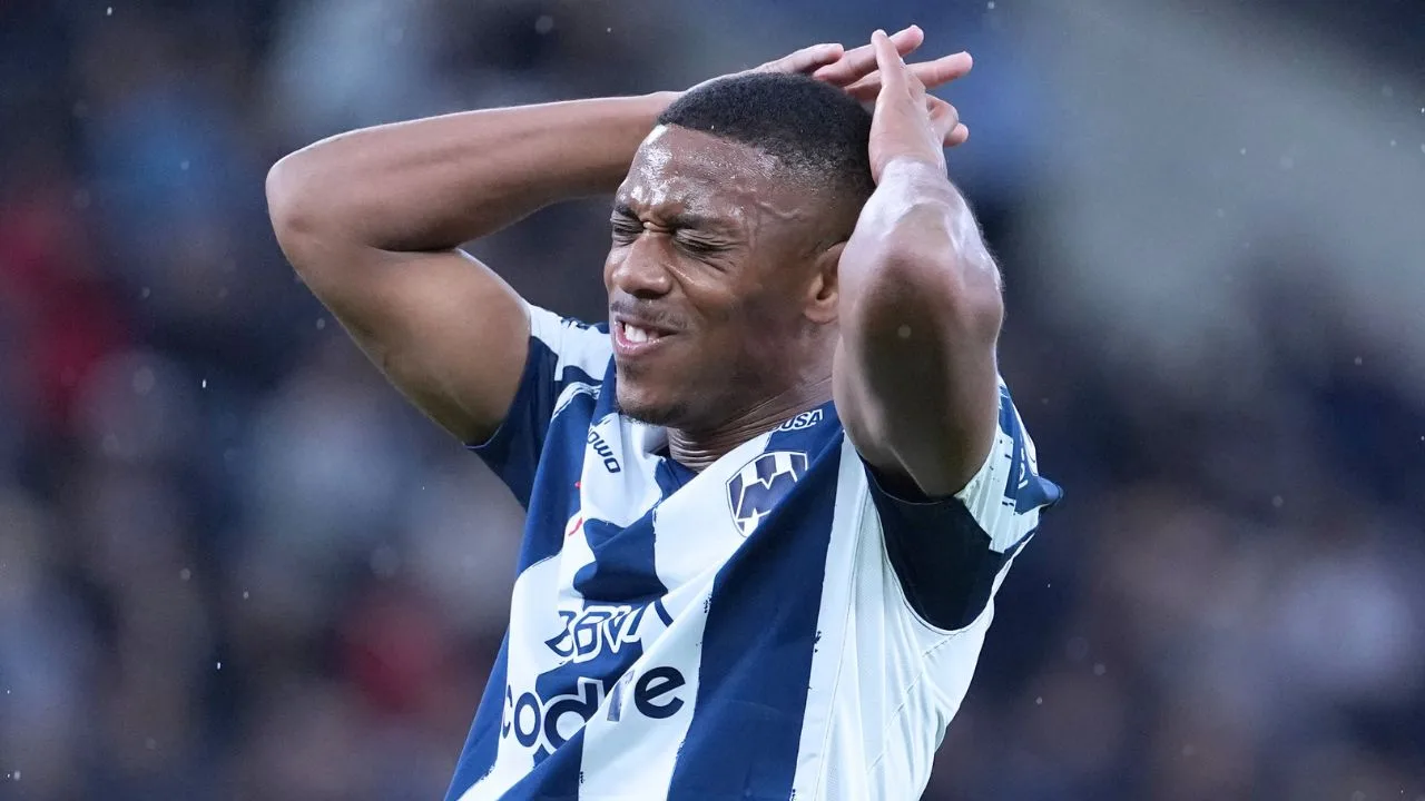 Rayados de Monterrey rescinde el contrato de Anthony Martial tras mutuo acuerdo.