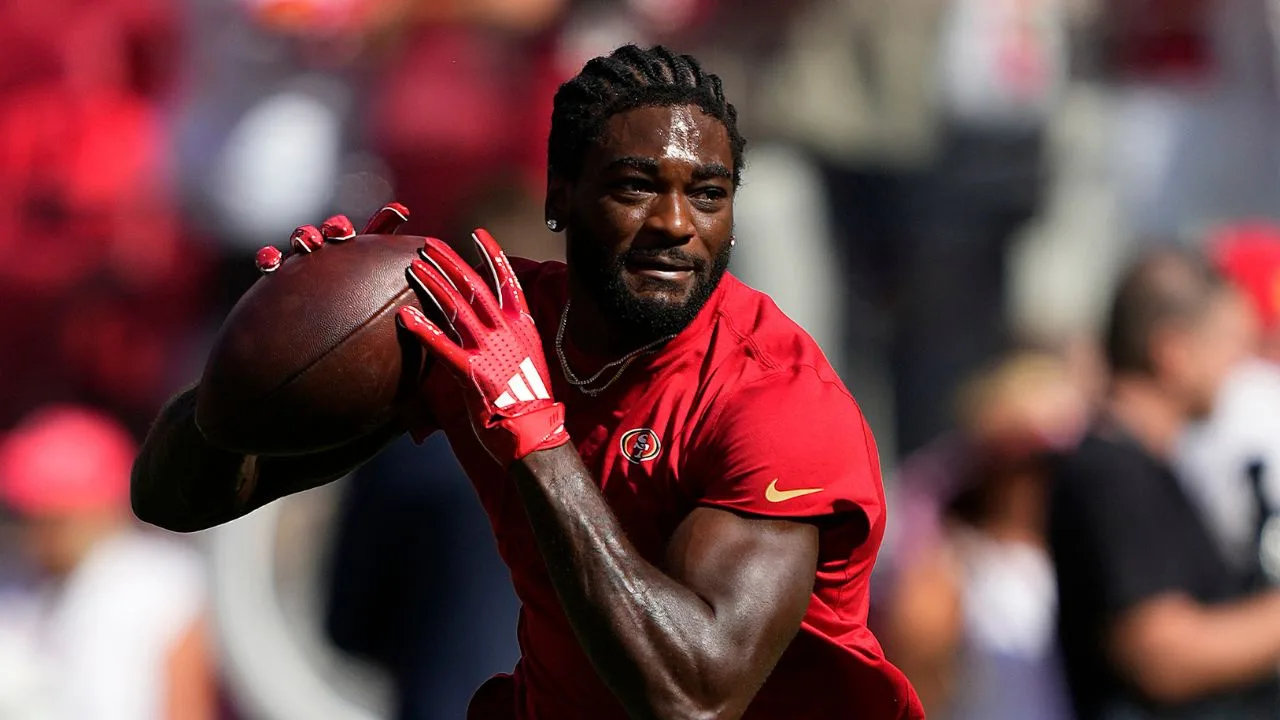 Brandon Aiyuk, ala cerrada de los San Francisco 49ers. 