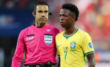 César Ramos y Vinícius Jr.
