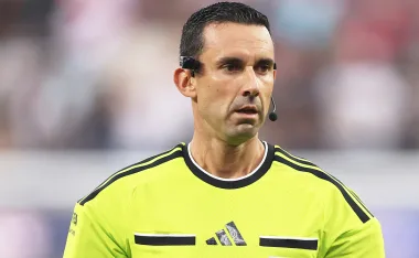 En una histórica participación en esta Copa del Mundo, el silbante César Ramos estableció un nuevo récord.