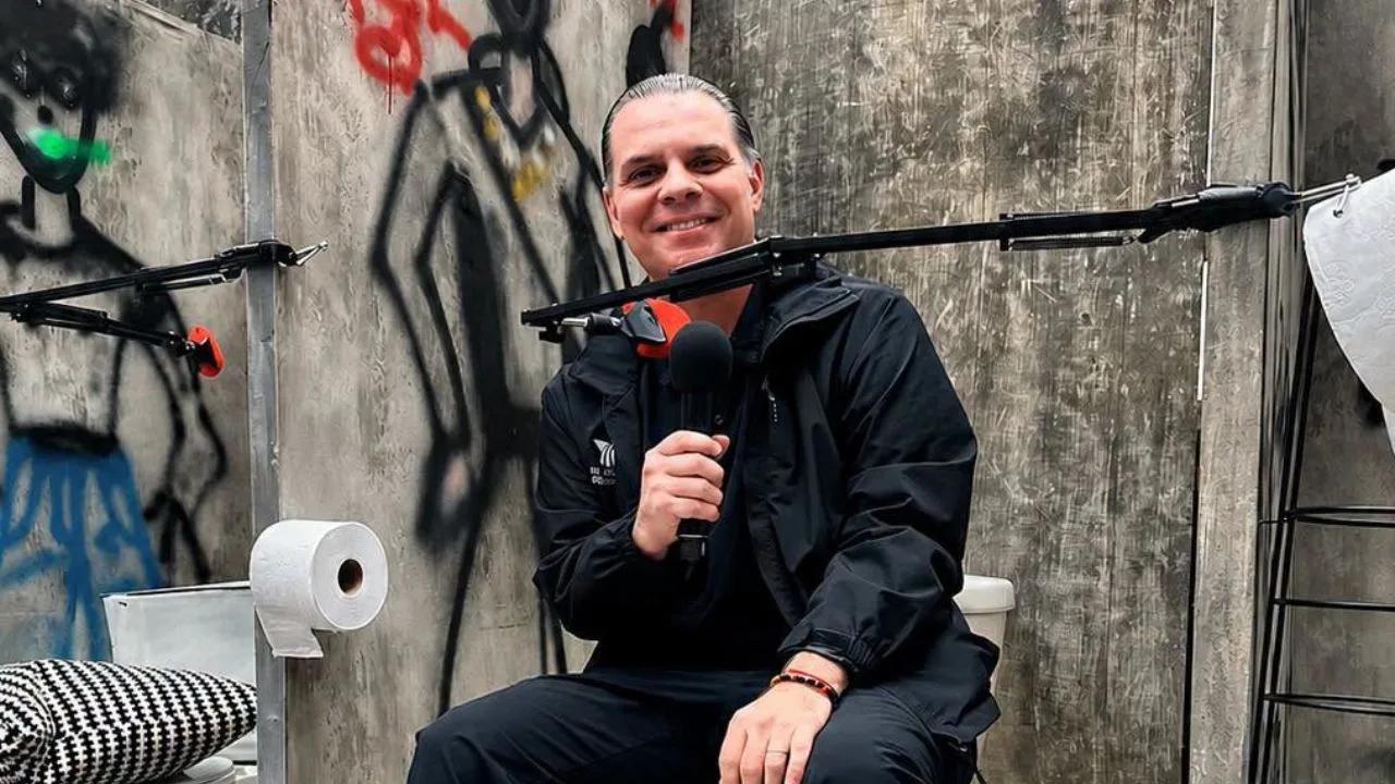Christian Martinoli, narrador de TV Azteca. 