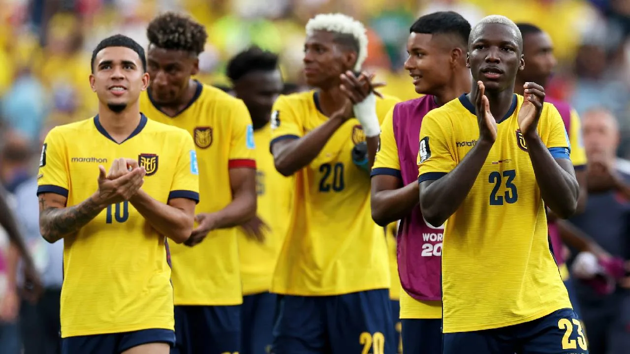 Ecuador se medirá esta noche ante México.