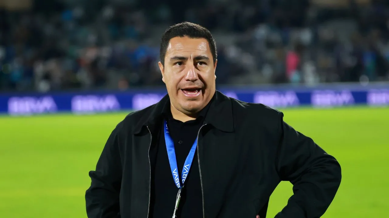 Efraín Juárez, DT de Pumas en el Clausura 2026. 