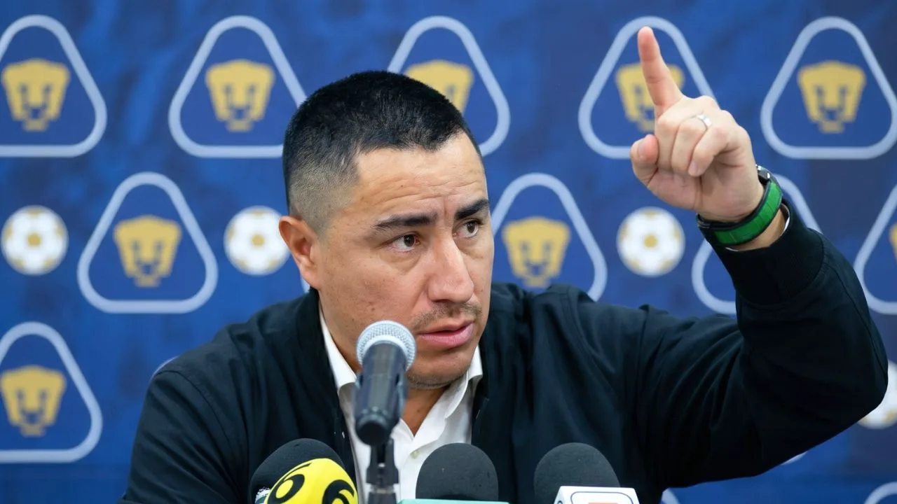 Efraín Juárez rompe el silencio en medio de rumores y le restriega a Pumas que es el mejor DT.