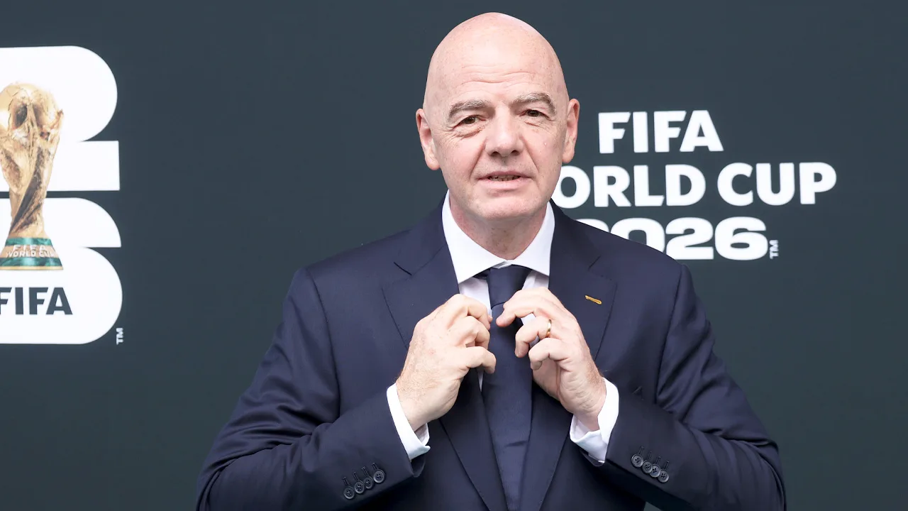 En medio de la Copa del Mundo 2026, el presidente de FIFA protagonizó un tenso momento con aficionados.