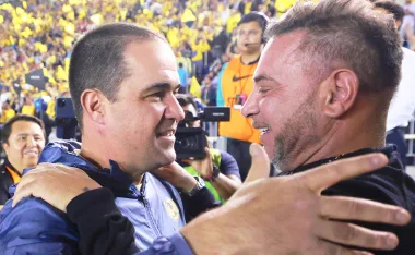 Turco Mohamed y André Jardine en uno de los últimos América vs Toluca.