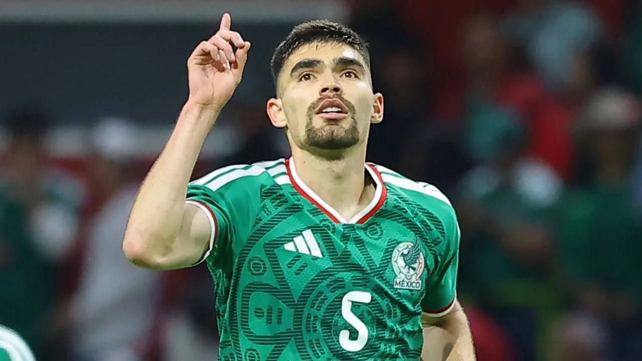 Johan Vásquez anota con México vs Serbia y destapan interés de clubes de la Serie A y la Premier League.