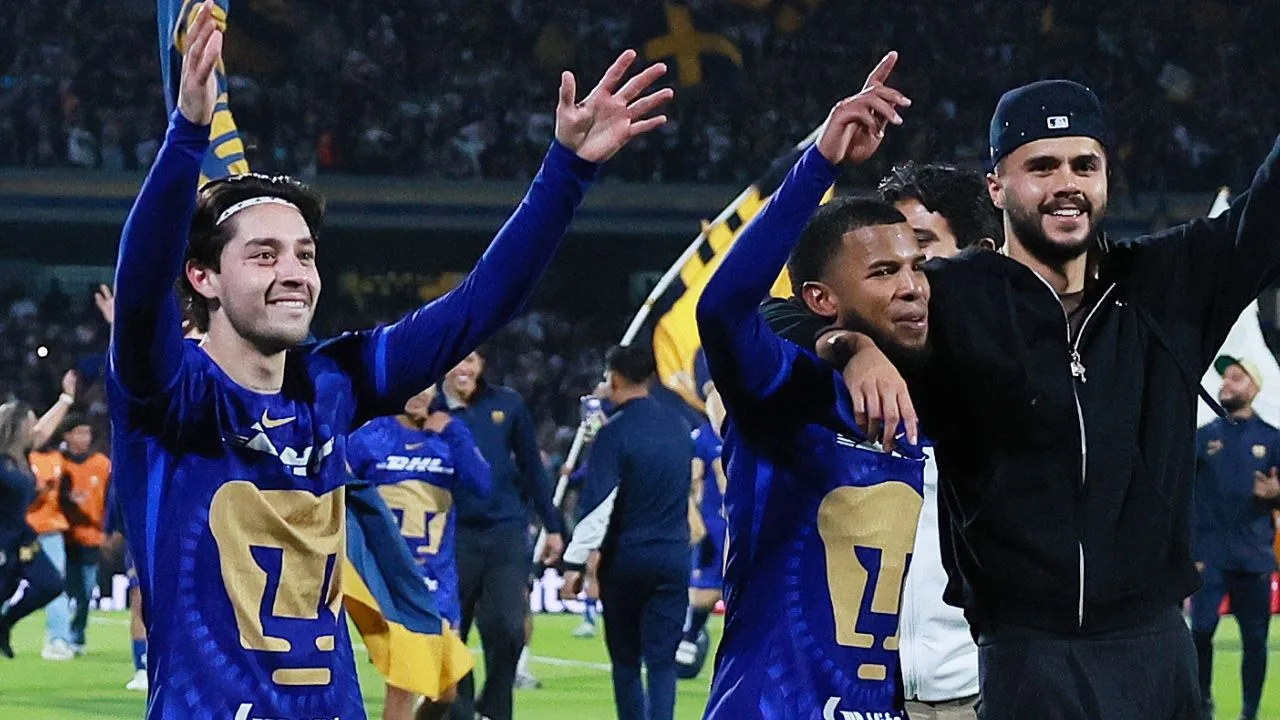 Jordan Carrillo, Pedro Vite y Alan Medina, jugadores de Pumas. 