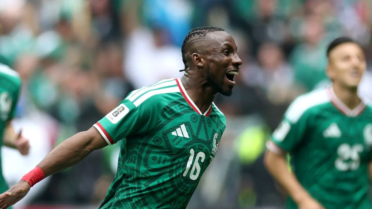 Julián Quiñones, futbolista mexicano que anotó el primer gol del Mundial 2026. 