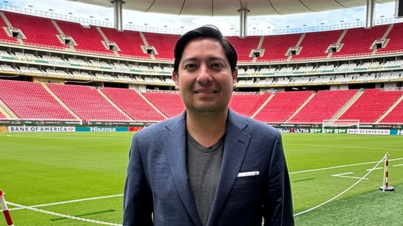 Julio Ibáñez de TUDN bromea con el problema que tuvo con la ley tras polémica de Corea del Sur Julio Ibáñez, periodista de TUDN.