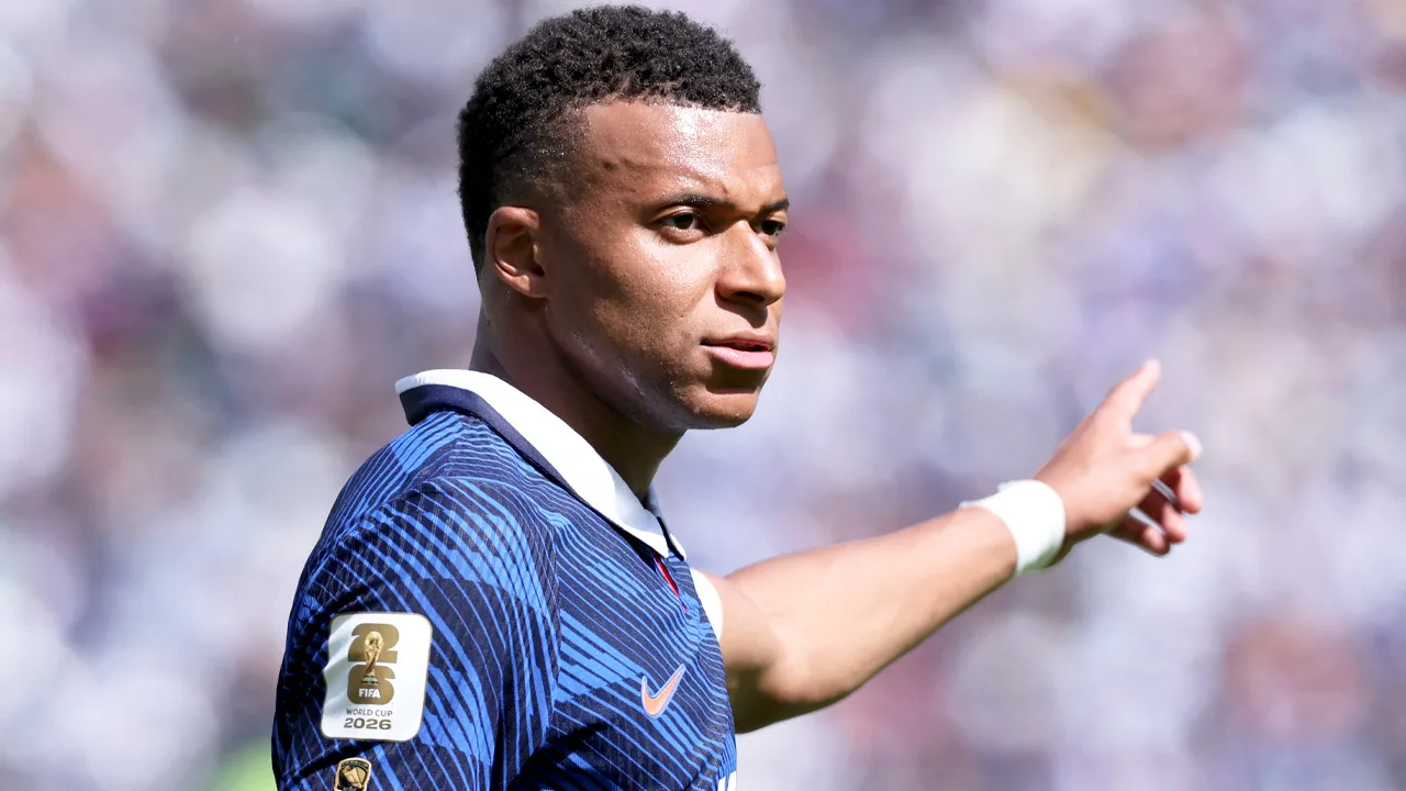 El delantero de Les Blues sorprendió a sus compañeros con un nuevo rol. ¿Mbappé anticipa que será DT en un futuro?