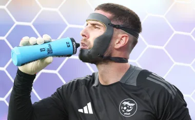 El hijo de la leyenda francesa debutó en la Copa del Mundo 2026 y un detalle llamó la atención. ¿Qué le pasó en el rostro?
